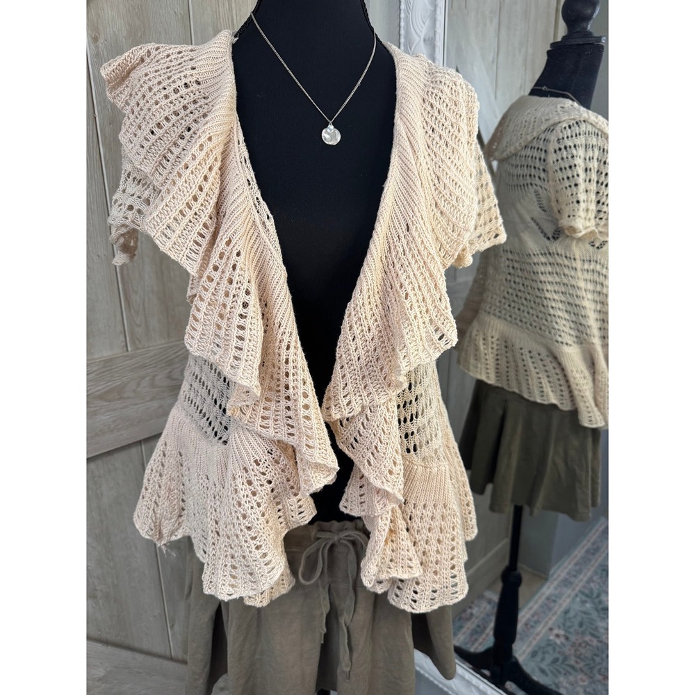 Vintage Y2K rue21 Beige Crochet Ruffle Cardigan / Vest Top